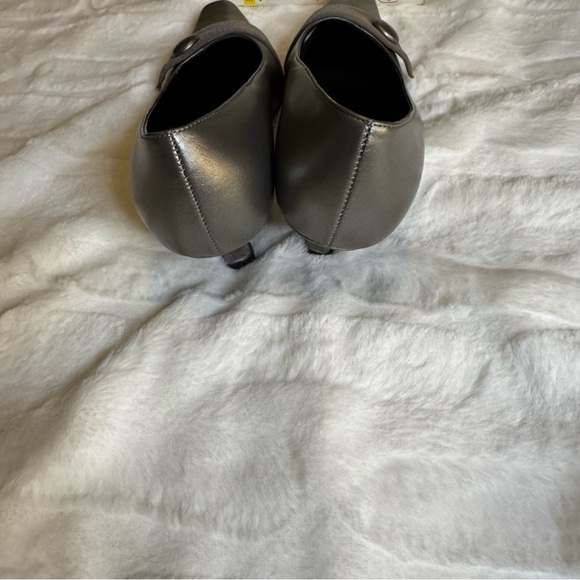Naturalizer Pewter leather pump. Size 7 - Picture 6 of 8
